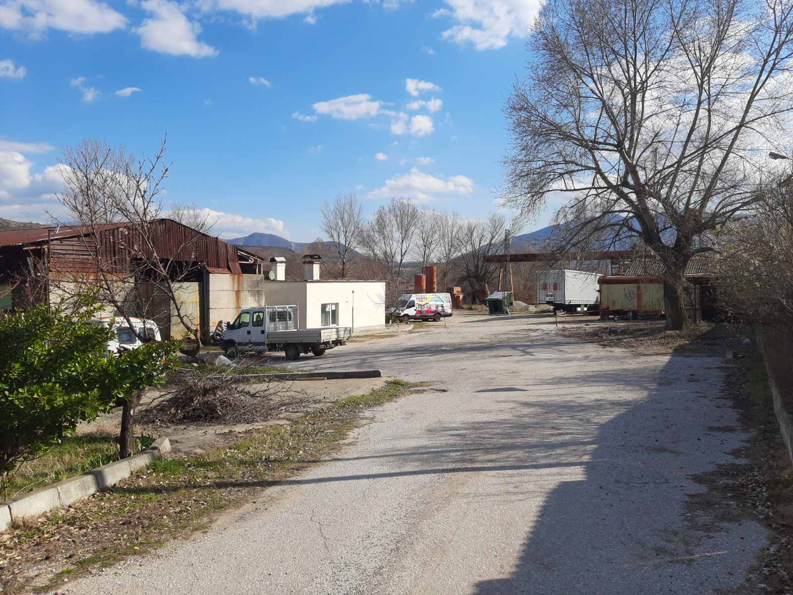 Промишлен имот в Симитли