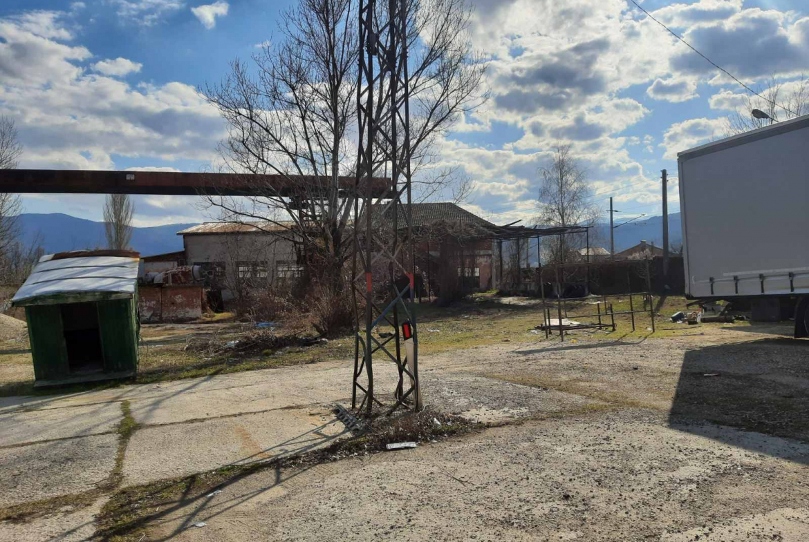 Промишлен имот в Симитли